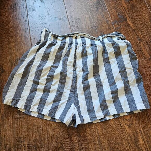Stradivarius Striped Shorts with Belt - Picture 6 of 7